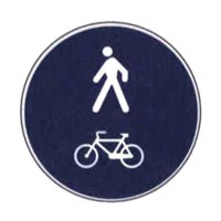 Pedoni e bici insieme